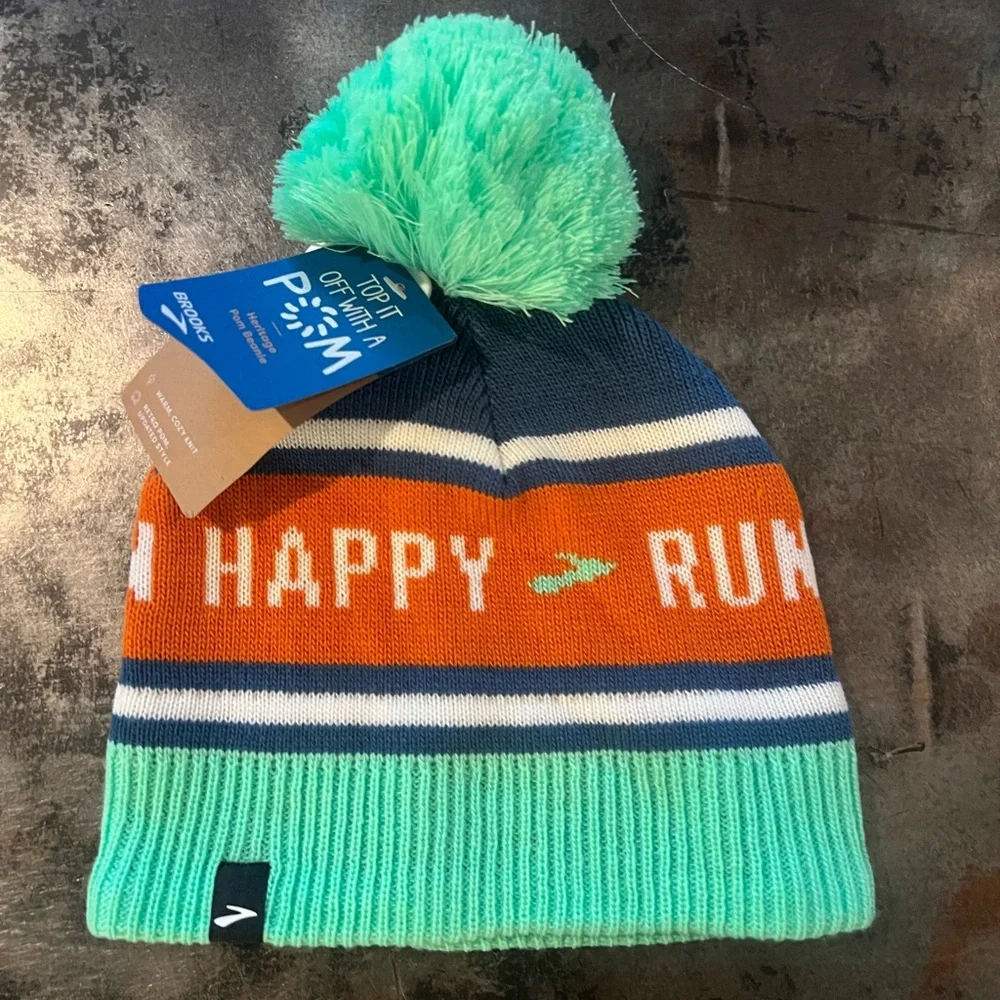 NWT Brooks Run Happy Unisex Heritage Pom Beanie